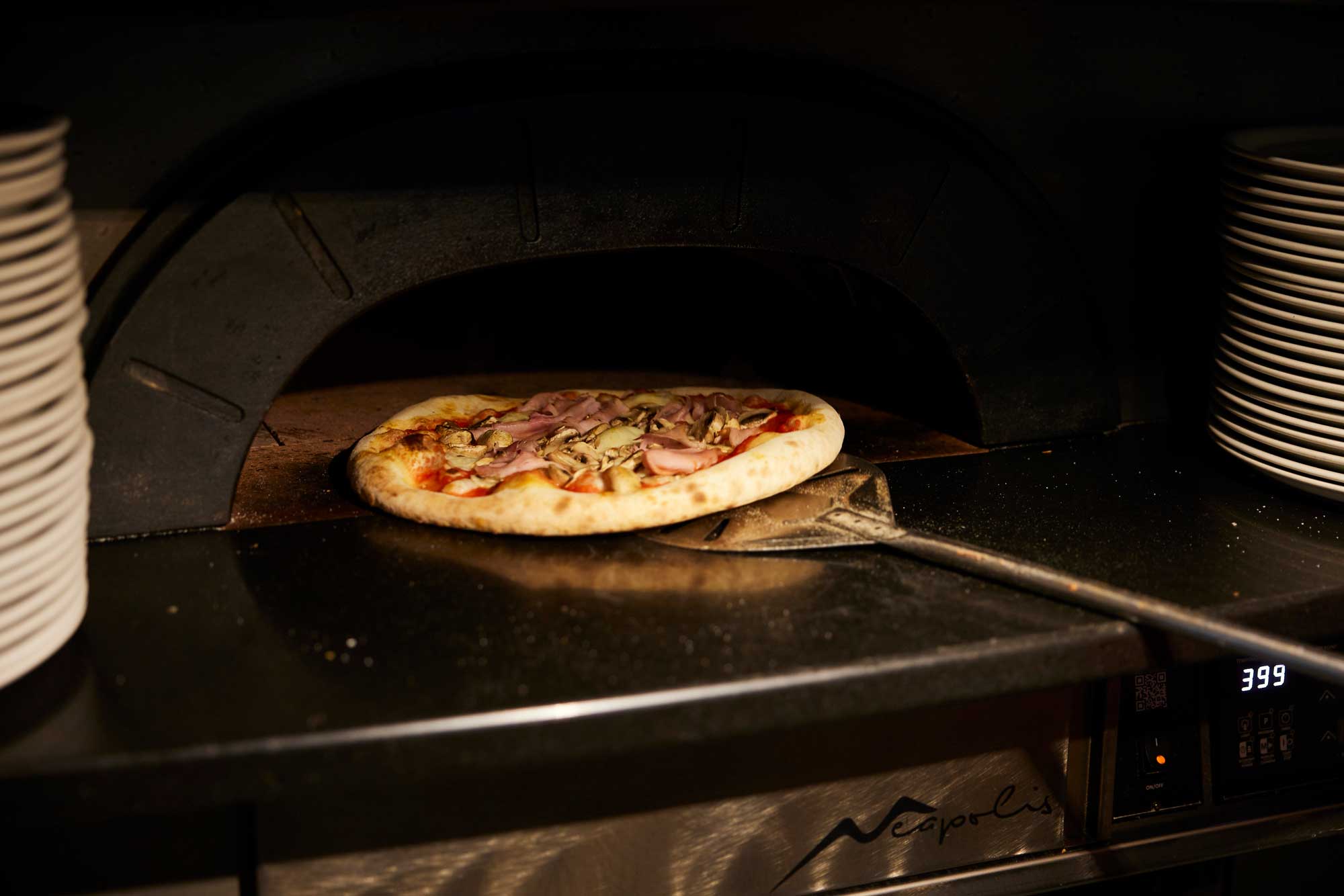 Trattoria Mia Pizzaofen