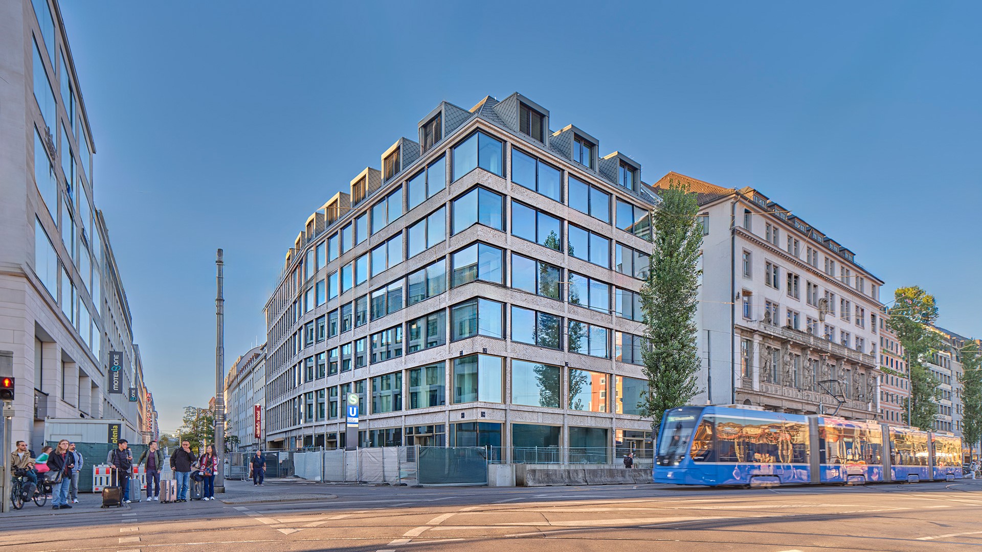 B.munich Aussenansicht von vorne